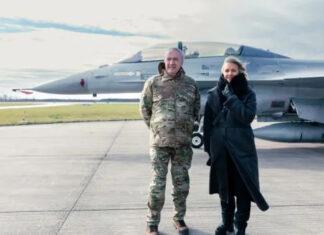 В Бельгии показали обучение летчиков на истребителях F-16: Видео В Бельгии показали обучение летчиков на истребителях F-16