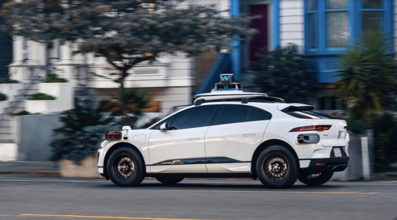 Waymo предоставляет беспилотные автомобили для сотрудников Остина
