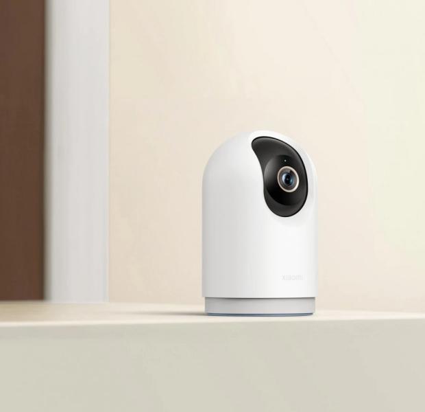 Xiaomi представляет в Европе Smart Camera C500 Pro: 3K-камеру с поворотом на 360° и двусторонней аудиосвязью за 70 евро