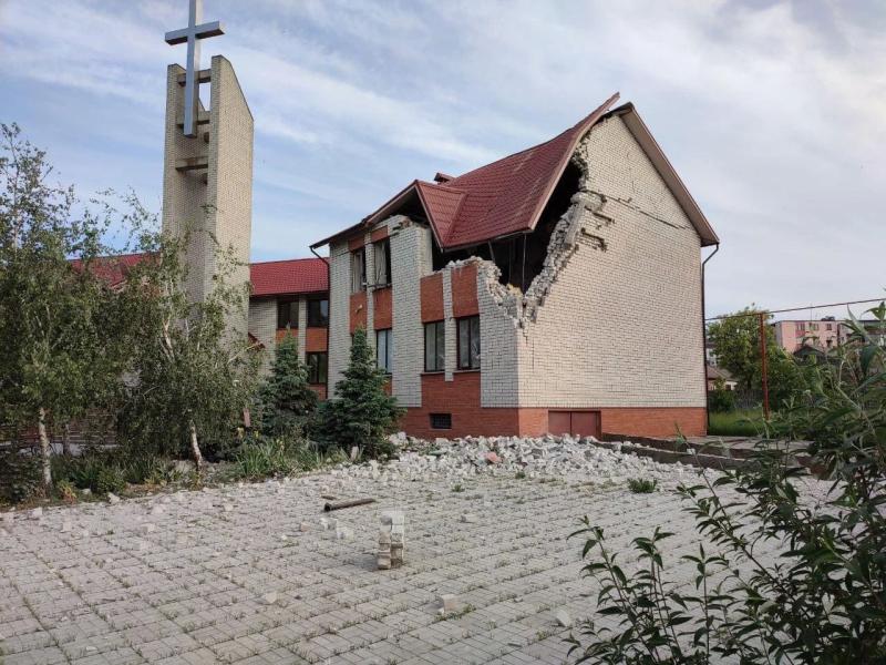 Библия и церковь в Бердянске: FT сообщила, что пошло на решение Джонсона разблокировать помощь США Украине