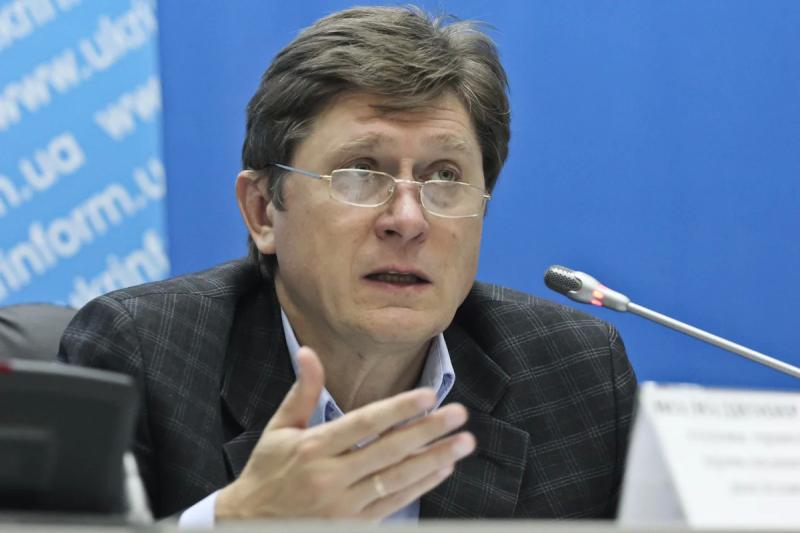 Большинство украинцев хотят новую партию: политолог объясняет, почему это означает, что они не будут голосовать за Зеленского или Порошенко