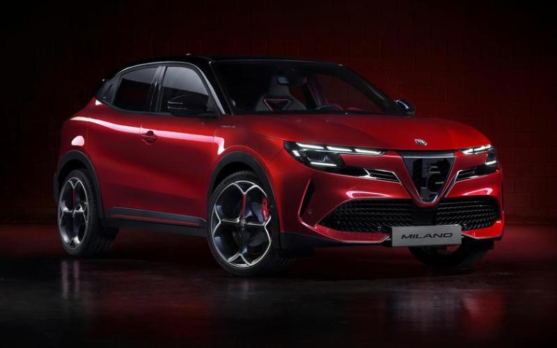 первый электромобиль компании: Alfa Romeo представляет Milano с запасом хода 410 км и ценой от 30 000 евро