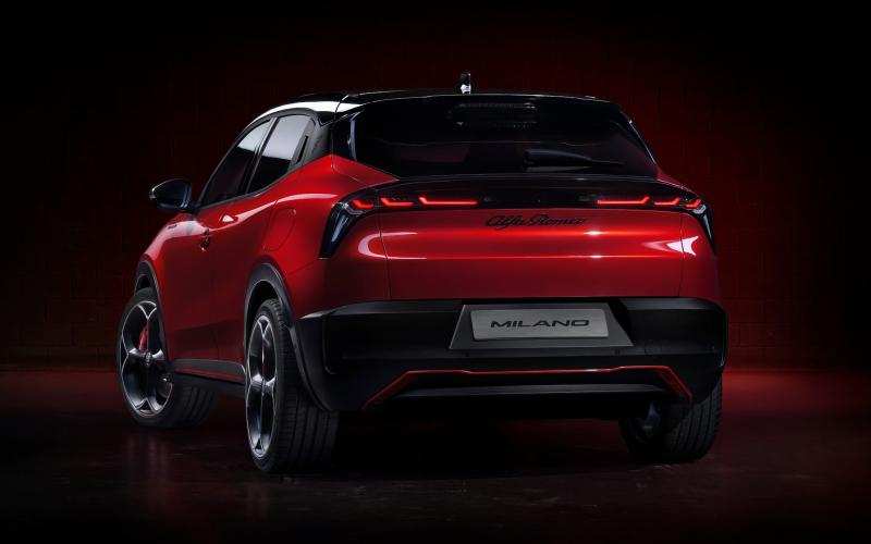 первый электромобиль компании: Alfa Romeo представляет Milano с запасом хода 410 км и ценой от 30 000 евро