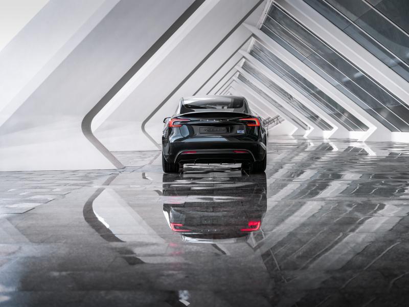 Tesla представила Model 3 Performance: 510 лошадиных сил, разгон до 100 км/ч за 2.9 секунды и запас хода в 528 км по цене $52 990