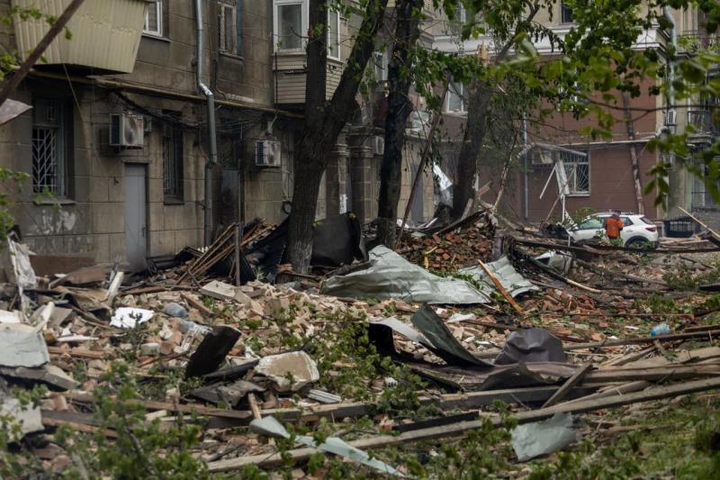 Удар России по Днепру: количество пострадавших резко возросло, под завалами могут быть люди