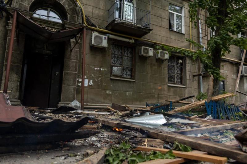 Удар России по Днепру: количество пострадавших резко возросло, под завалами могут быть люди