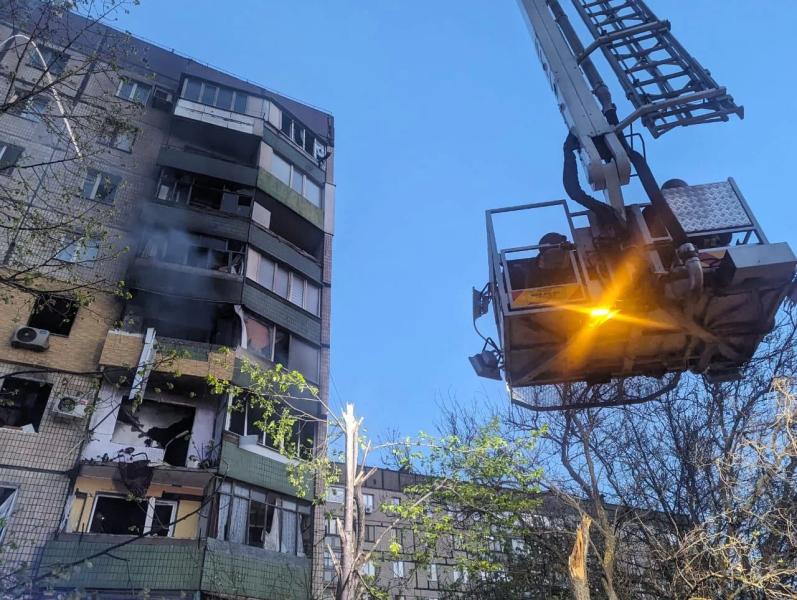 Взрыв в многоэтажке в Кривом Роге оставил семьи и детей зажатыми под бетоном