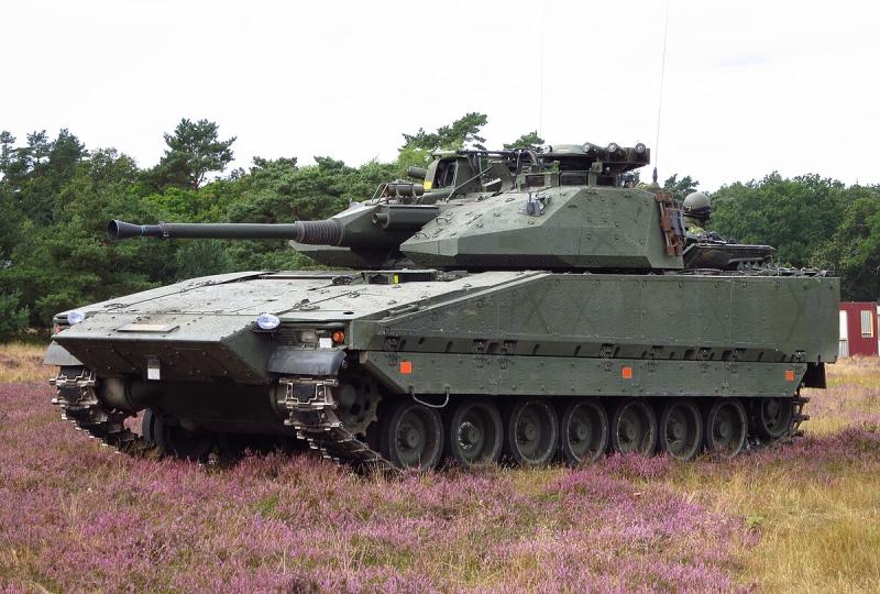 Нидерланды вместе со Швецией и Данией закупят для Украины боевые машины CV90