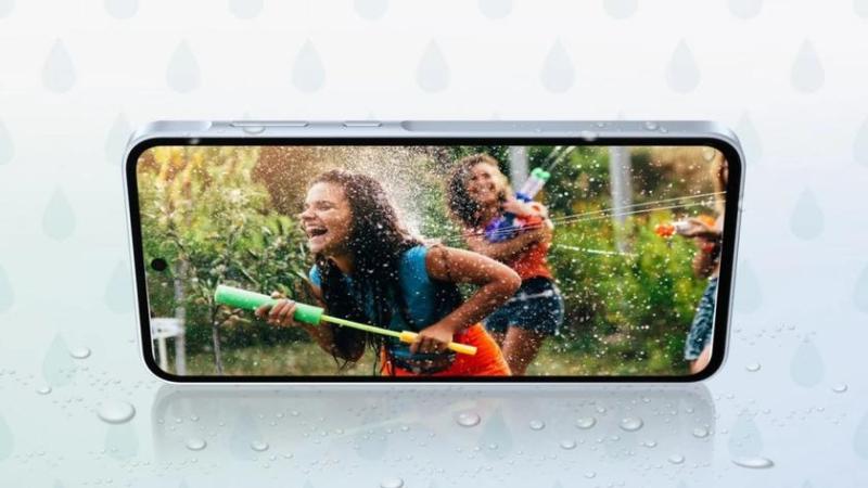 Новое обновление для Galaxy A55: задержка и устаревший патч безопасности