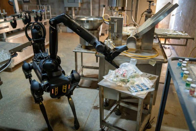 Полиция Нидерландов протестировала робота-собаку с искусственным интеллектом для рейда на нарколаборатории