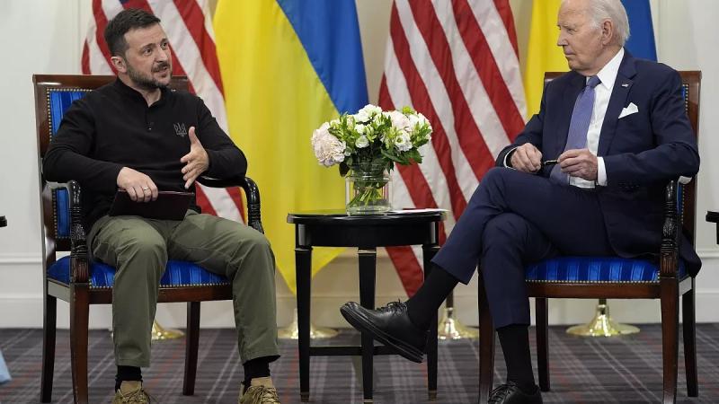 Президент США Джо Байден публично извинился перед Украиной за задержку в военной помощи и объявил о новом пакете, в который войдут боеприпасы для HIMARS, ракеты для HAWK, Stinger, Javelin и другое вооружение