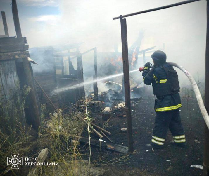 На Херсонщине из-за обстрелов РФ возникло 25 пожаров, оккупанты били повторно по спасателям