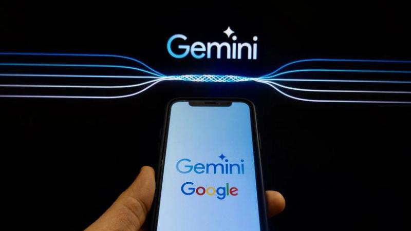 Google планирует интеграцию AI-помощника Gemini в Android Auto