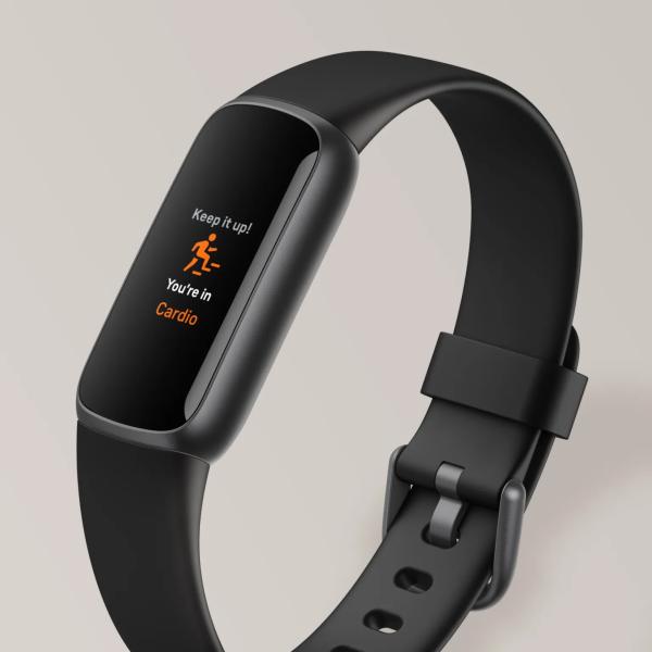 Фитнес-трекер Fitbit Luxe исчезнет с полок магазинов