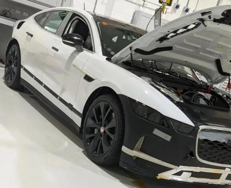 Электрический Jaguar XJ, который отменили в 2021 году, впервые показали в готовом виде