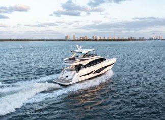 Мечтающий скинуть ядерную бомбу на Лондон Медведев купил новую яхту в Великобритании