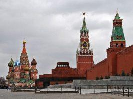 Экономика России дошла до критической точки, силы продолжать войну падают — Bloomberg