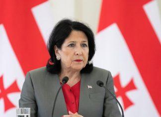 Протесты в Грузии: Зурабишвили встречается с оппозиционными партиями, готовится заявление