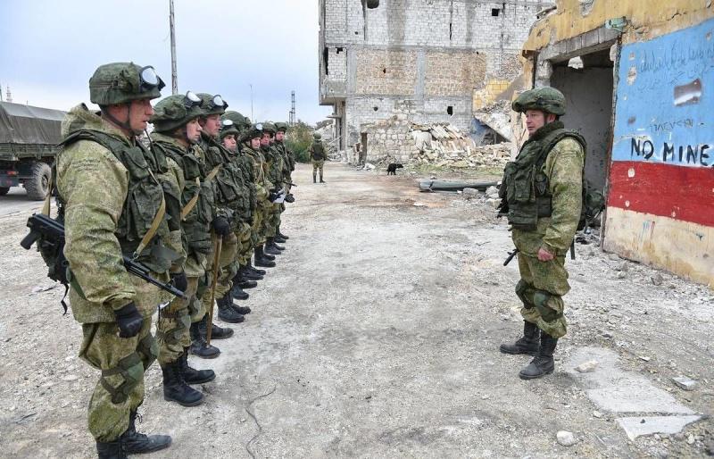 ​Россияне в панике бегут из Сирии, оставляя повстанцам военную технику, – ГУР