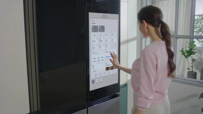 Samsung представила холодильник с AI-охлаждением, сохраняющий продукты свежими до 40% дольше