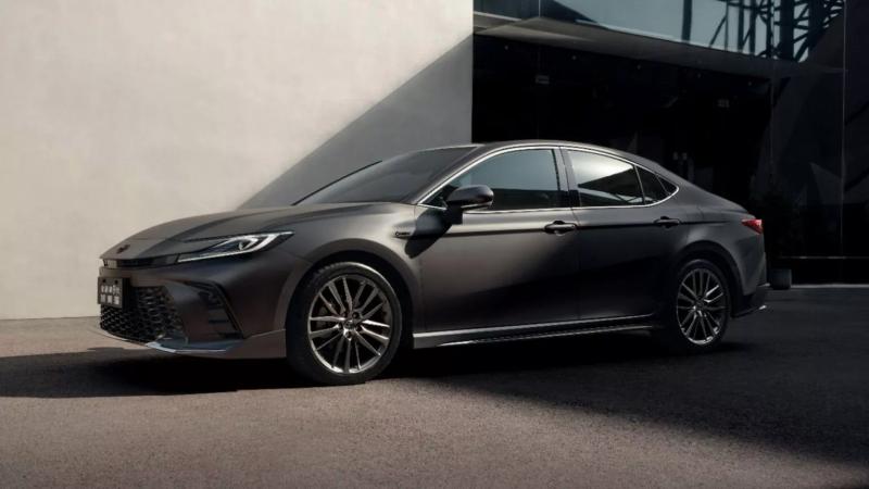 Toyota Camry Glorious Edition: GAC-Toyota выпустила специальную версию Camry для Китая