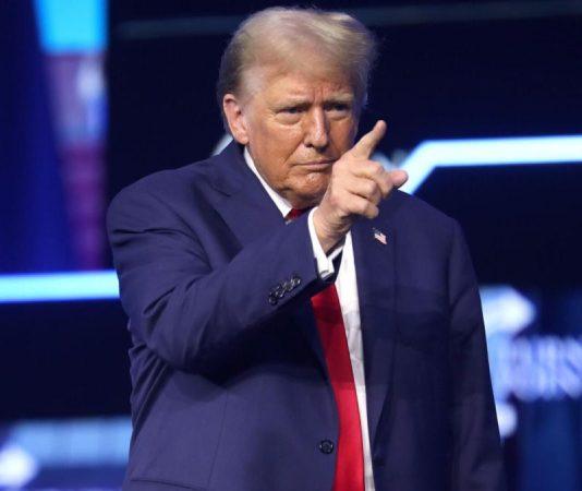 Трамп пообещал поставить крест на мечтах Путина прервать гегемонию доллара