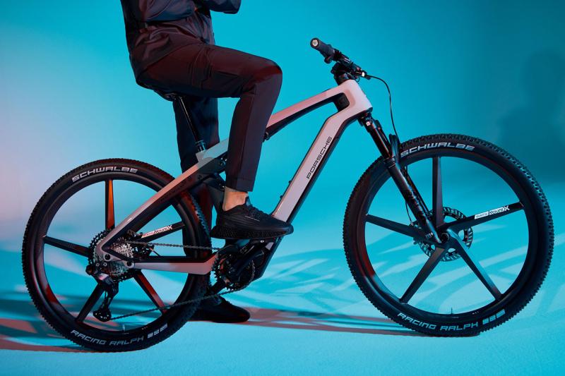 Porsche обновила свои eBike: меньший вес и новые цвета