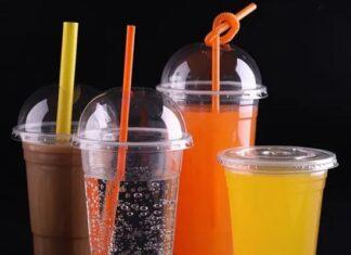 Одноразові пластикові стаканчики для літніх коктейлів