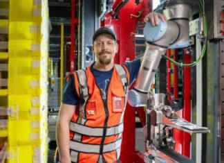 Amazon представила Vulcan — робота, который не просто видит, но и чувствует предметы