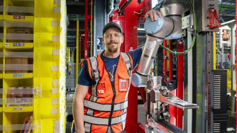 Amazon представила Vulcan - робота, который не просто видит, но и чувствует предметы