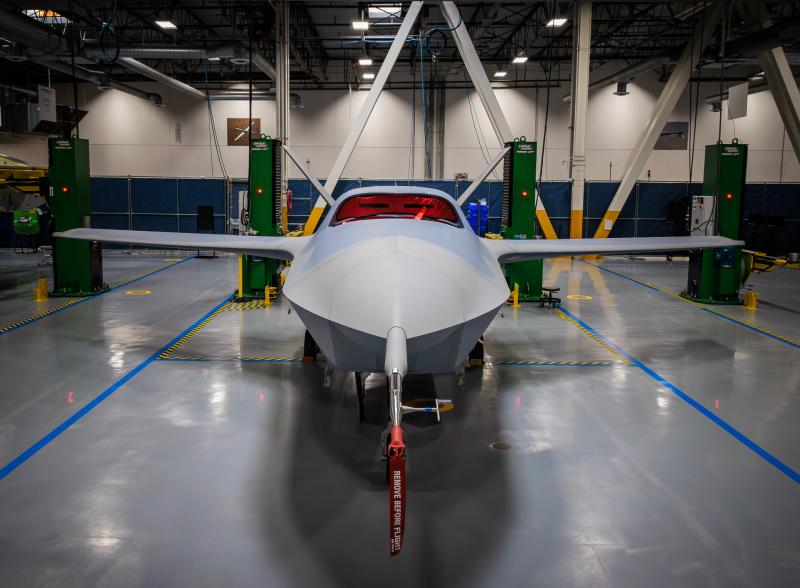 Американцы показали прототип беспилотного истребителя YFQ-42A