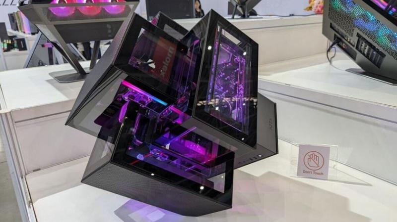 Непрактично, но красиво: компания Azza представила Cube Case — корпус для PC нестандартной формы