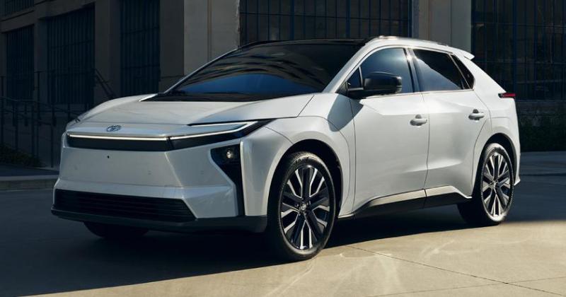 Toyota переименовала электрический кроссовер bZ4X для Америки, добавила запас хода и обновила дизайн для модели 2026 года