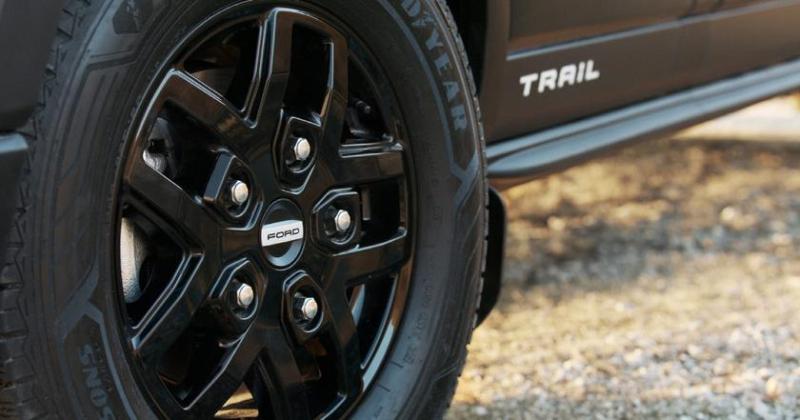 Владельцы Ford Transit Trail подали в суд на автопроизводителя из-за отзыва и требуют компенсацию