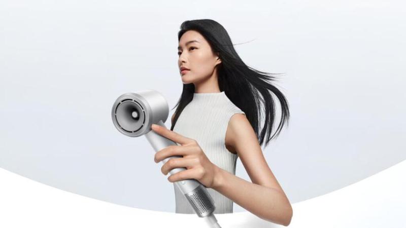 Xiaomi запустила фен с сенсором температуры и быстрой сушкой волос