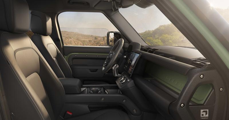 Land Rover представил Defender Trophy Edition вдохновлённый легендарными соревнованиями