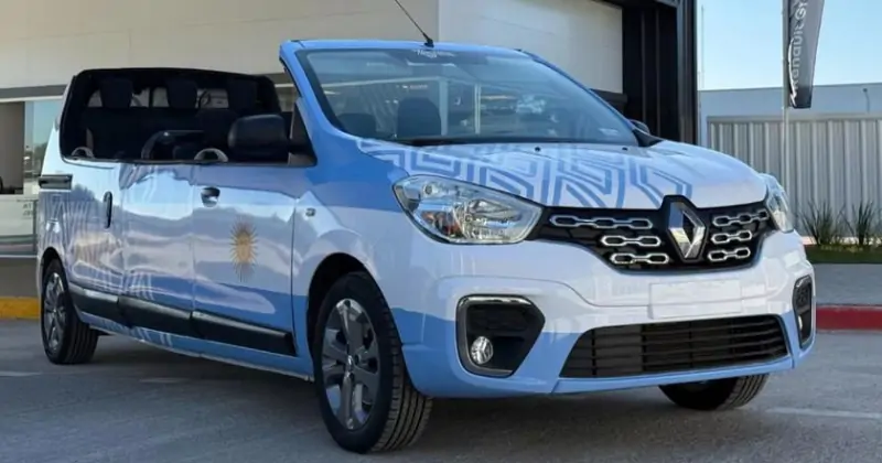 Renault превратила фургон в странный кабриолет-лимузин для экскурсий по заводу