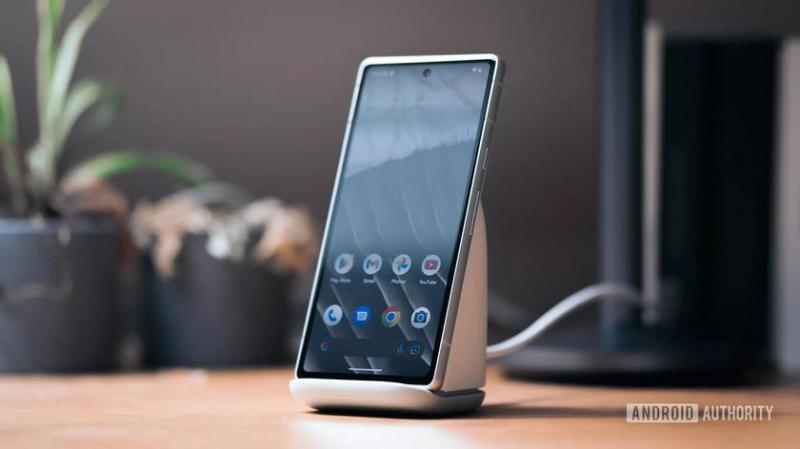 СМИ: Google выпустит линейку магнитных устройств Pixelsnap для флагманской серии смартфонов Pixel 10
