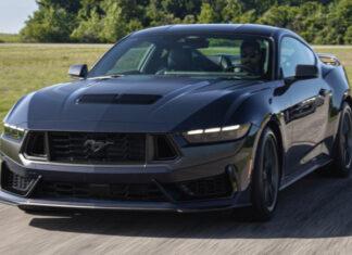 Бензиновый Ford Mustang вновь обогнал электрический Mach-E по продажам в США