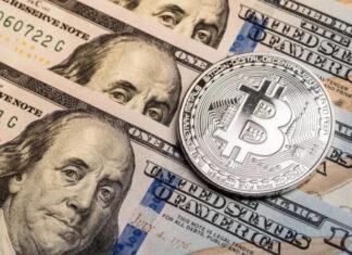 Bitcoin падает до $114 К из-за снижения ожиданий по ставке ФРС США