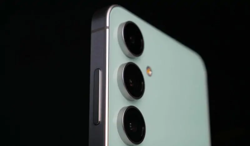Бюджетный субфлагман Galaxy S25 FE засветился на первой “живой” фотографии
