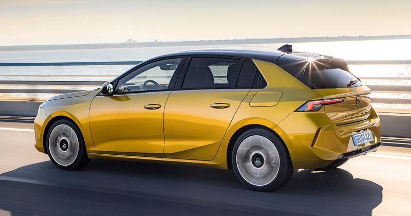 Больше мощности и запаса хода по той же цене: Opel представил обновленные Astra и Astra Sports Tourer PHEV