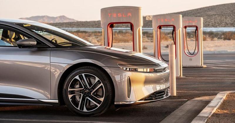Электромобили Lucid получат доступ к сети Tesla Supercharger с 31 июля