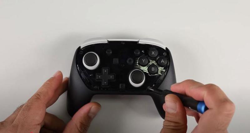 iFixit жестко раскритиковал ремонтопригодность Switch 2 Pro Controller