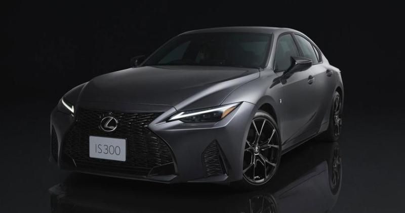 Lexus снимает с производства ряд моделей