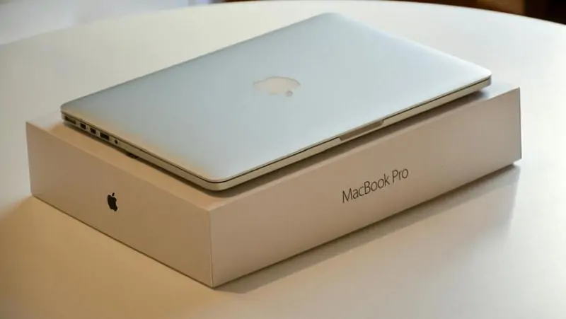 MacBook будут получать обновление без распаковки на  складах: Apple тестирует новую технологию