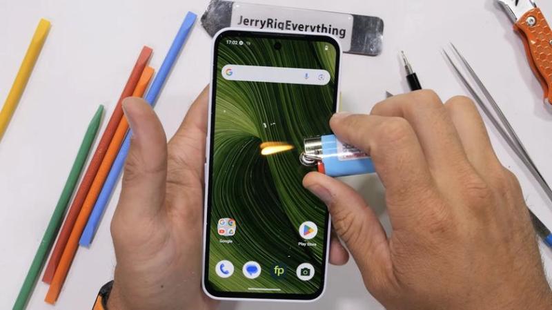 Модульный, но непрочный: Fairphone 6 подвергся жесткому испытанию техноблогера JerryRigEverything