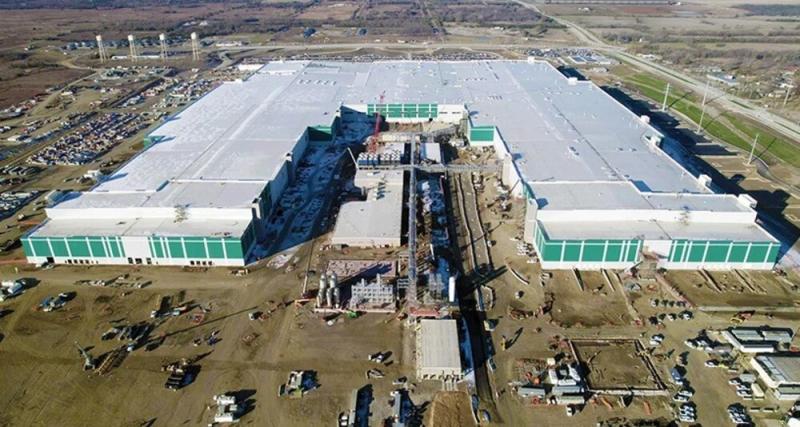 Panasonic запустила массовое производство аккумуляторов для электромобилей на новом заводе в Канзасе