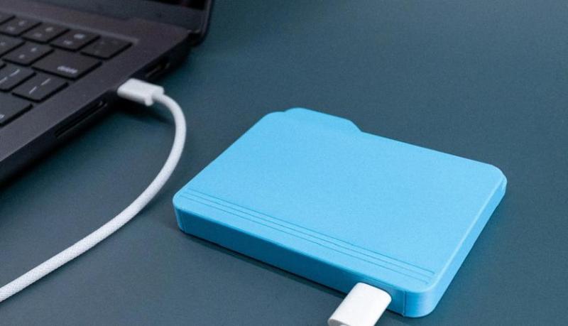 Представлена USB-флешка FolderDrive в виде папки из macOS