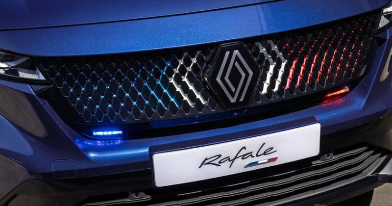 Renault построила президентский кроссовер с мрамором, броней и флагштоками